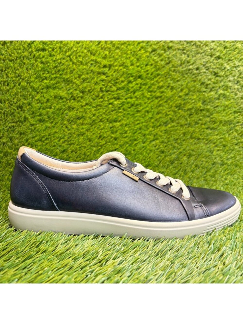 Ecco Soft 7 Womens Size 9-9.5 Navy Blue White Athletic Leather Shoes Sneakers